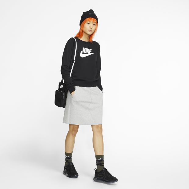 nike sportswear essential