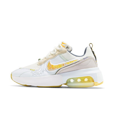 nike hiking trainers