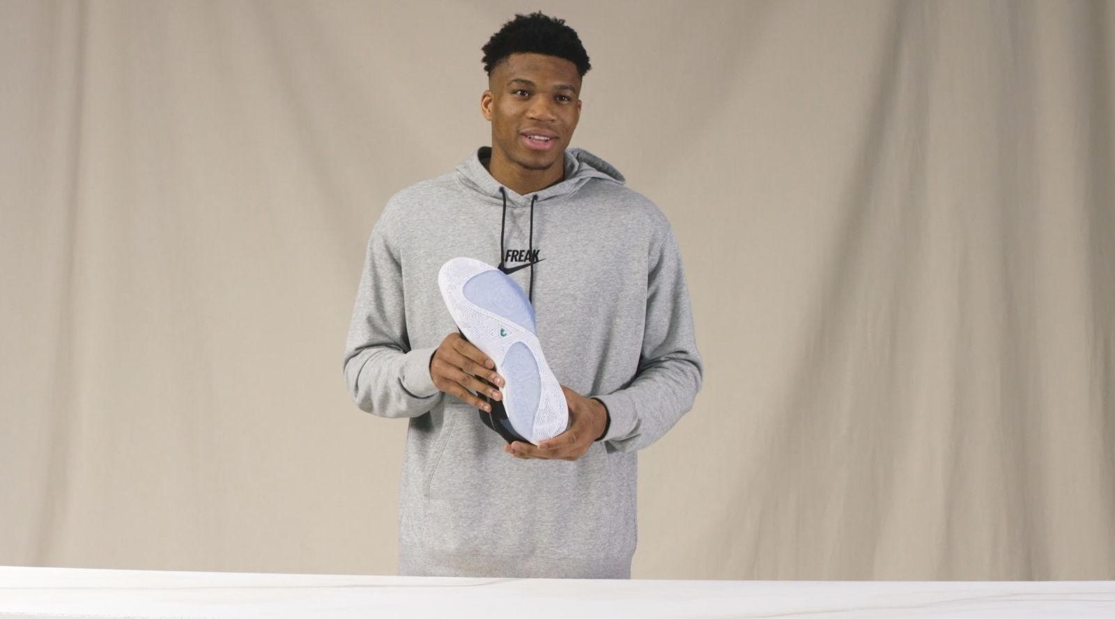 giannis freak hoodie nike